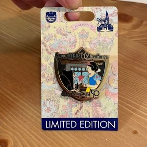 NWT Disney 50th Limited Edition Snow White Pin